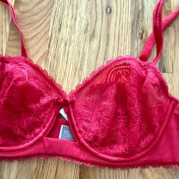 Victoria’s Secret Very Sexy Balconet Bra 34C – Red Lace Underwire - Picture 2 of 4